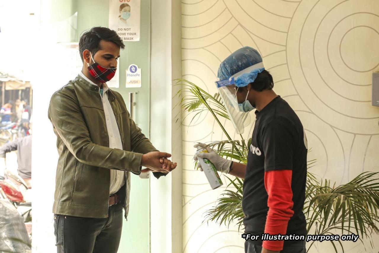 Collection O 49275 Hotel Suman City Gandhinagar Buitenkant foto